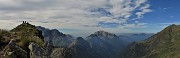 20 Cima delle galline (2131 m) con vista sulla Valle di Roncobello-Mezzeno con Arera e Menna